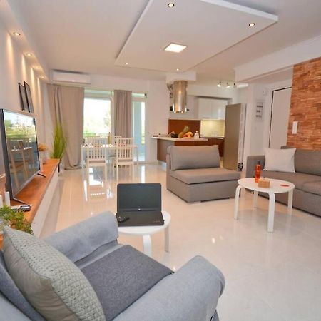 Potamos Deluxe White Apartment Bagian luar foto