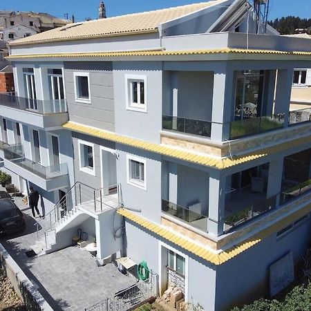 Potamos Deluxe White Apartment Bagian luar foto