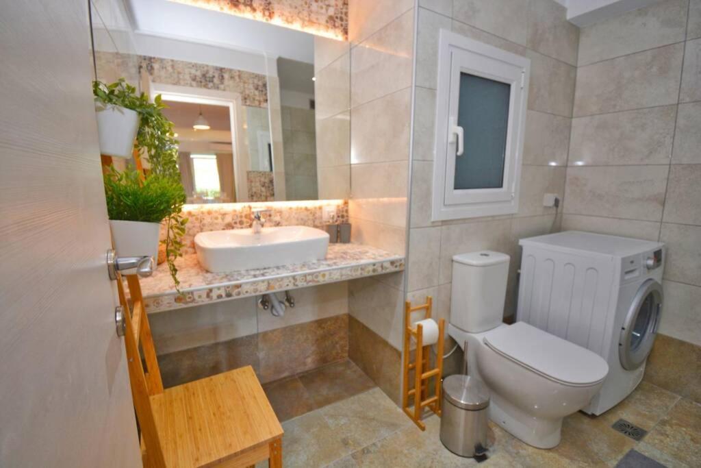 Potamos Deluxe White Apartment Bagian luar foto