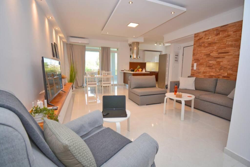 Potamos Deluxe White Apartment Bagian luar foto