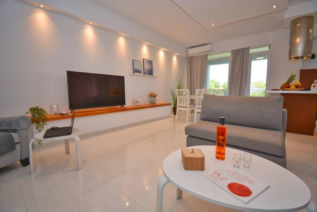 Potamos Deluxe White Apartment Bagian luar foto
